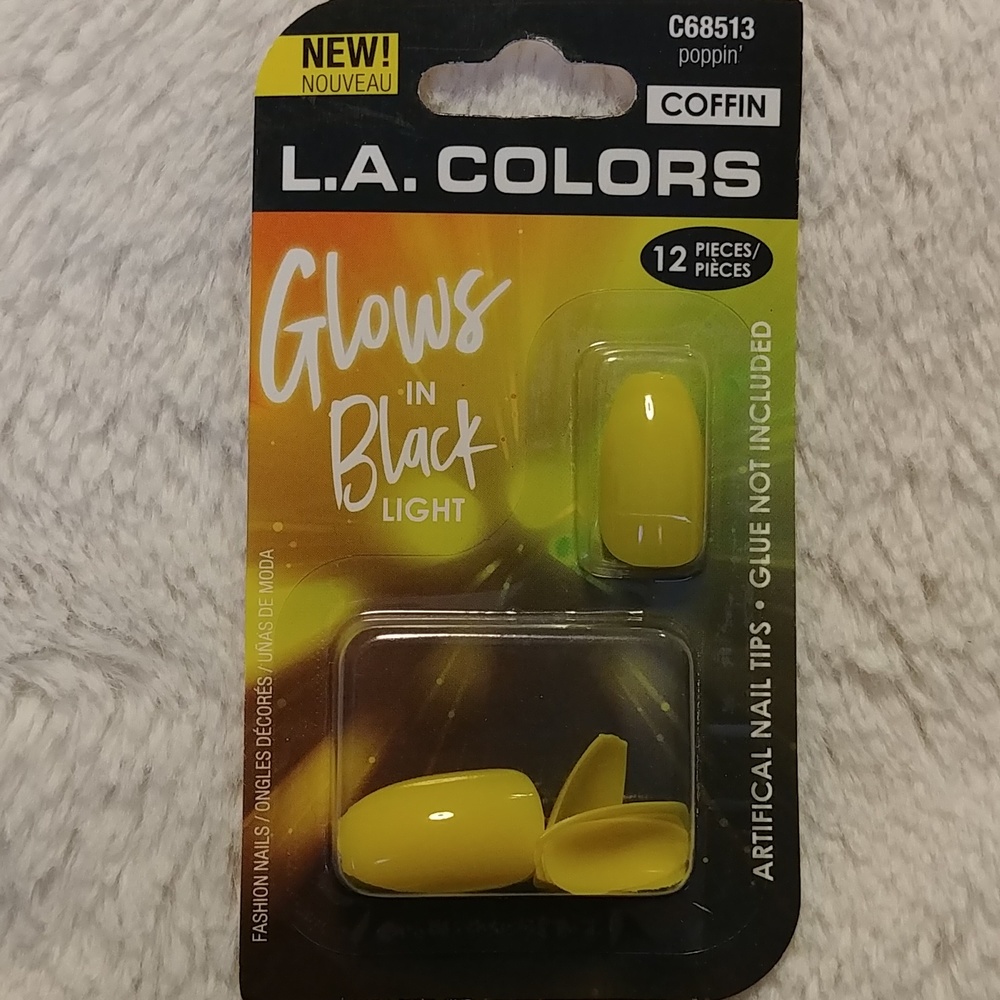 🎉2/$16 L.A. Colors Glow in Black Light Nails
